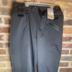 Women Nike cargo pants size medium nwt